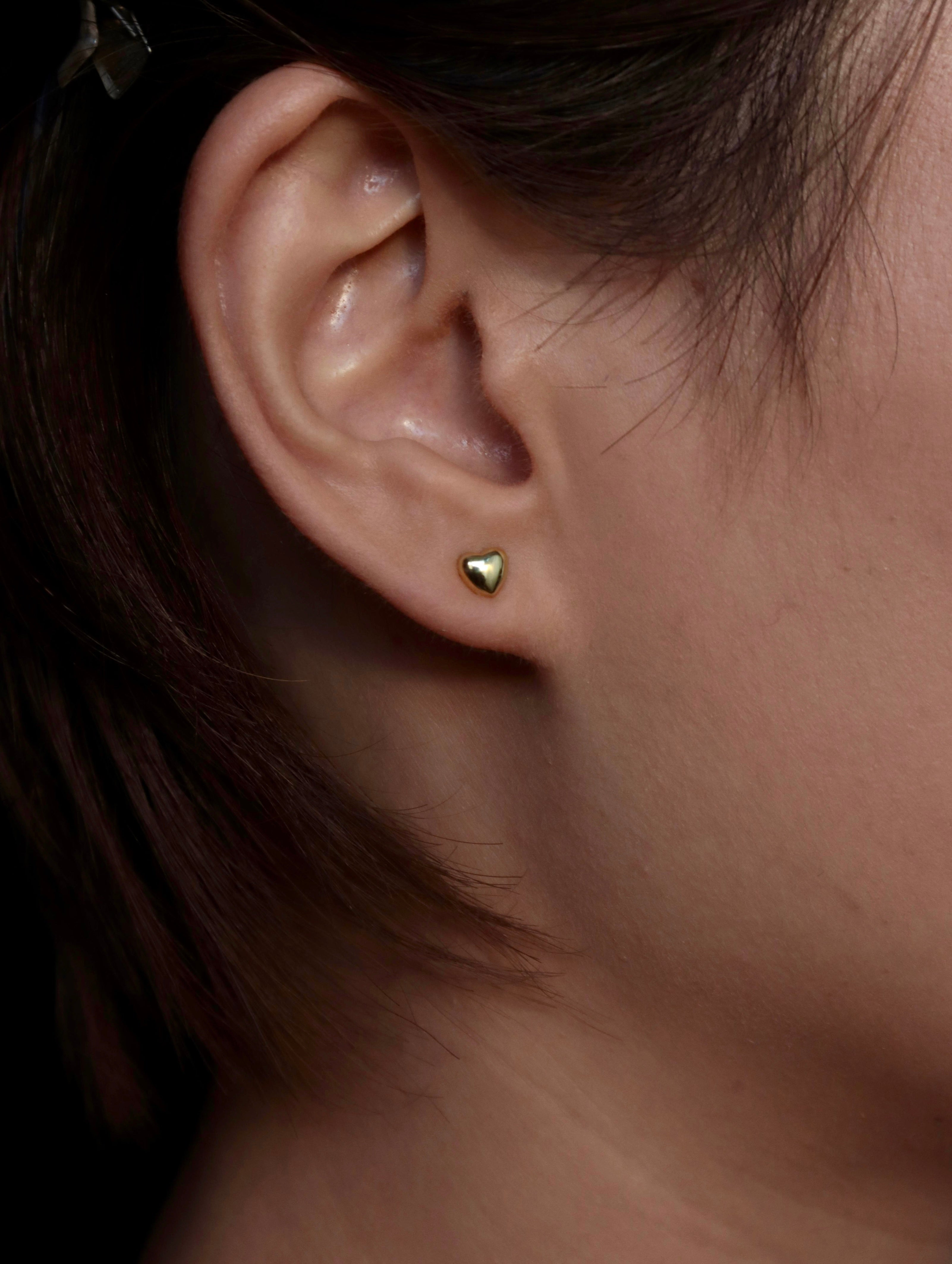 Petite Golden Heart Stud Earrings - Kuri Jewelry