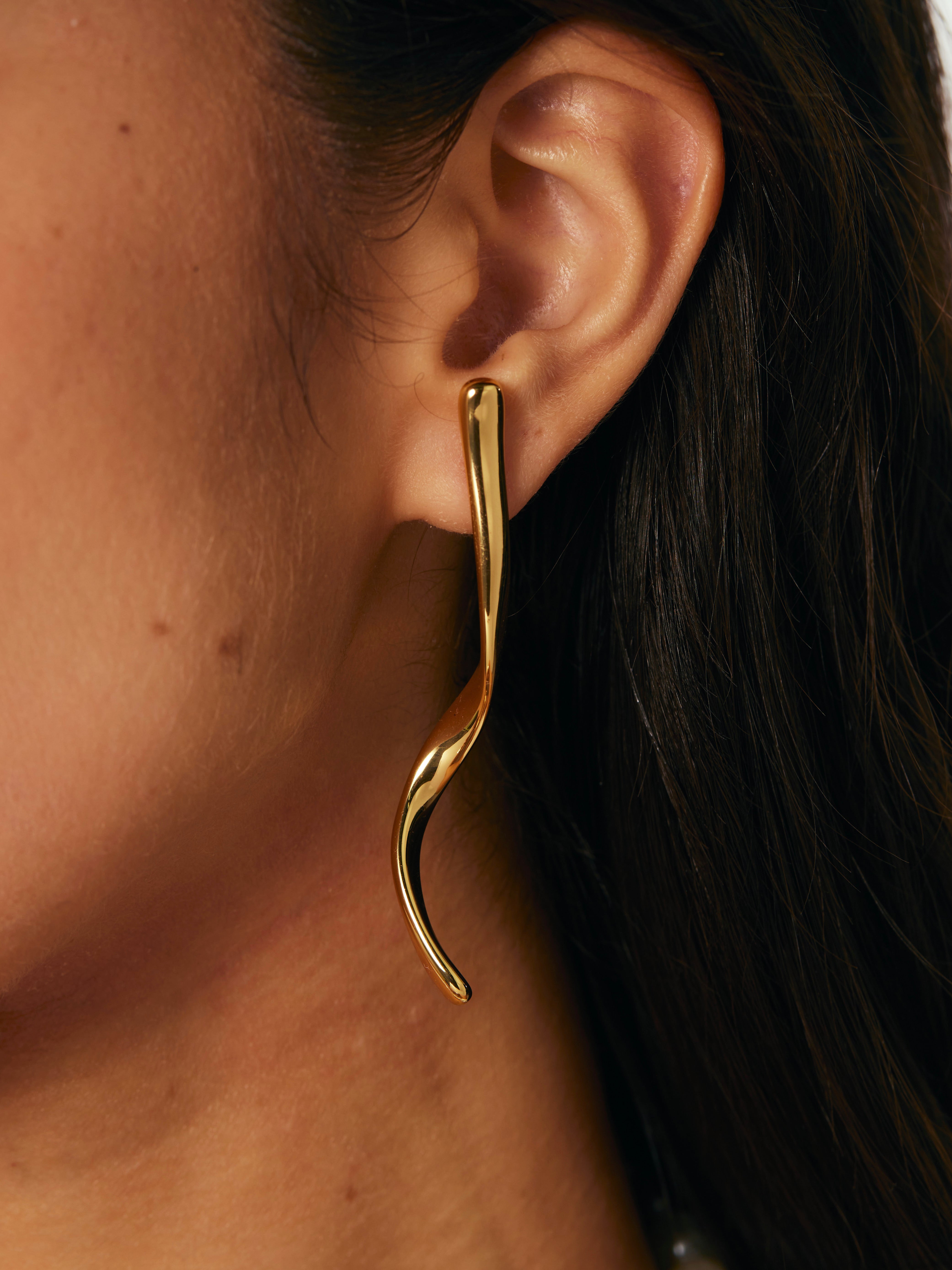 Irregular Curve Golden Stud Earrings - Kuri Jewelry