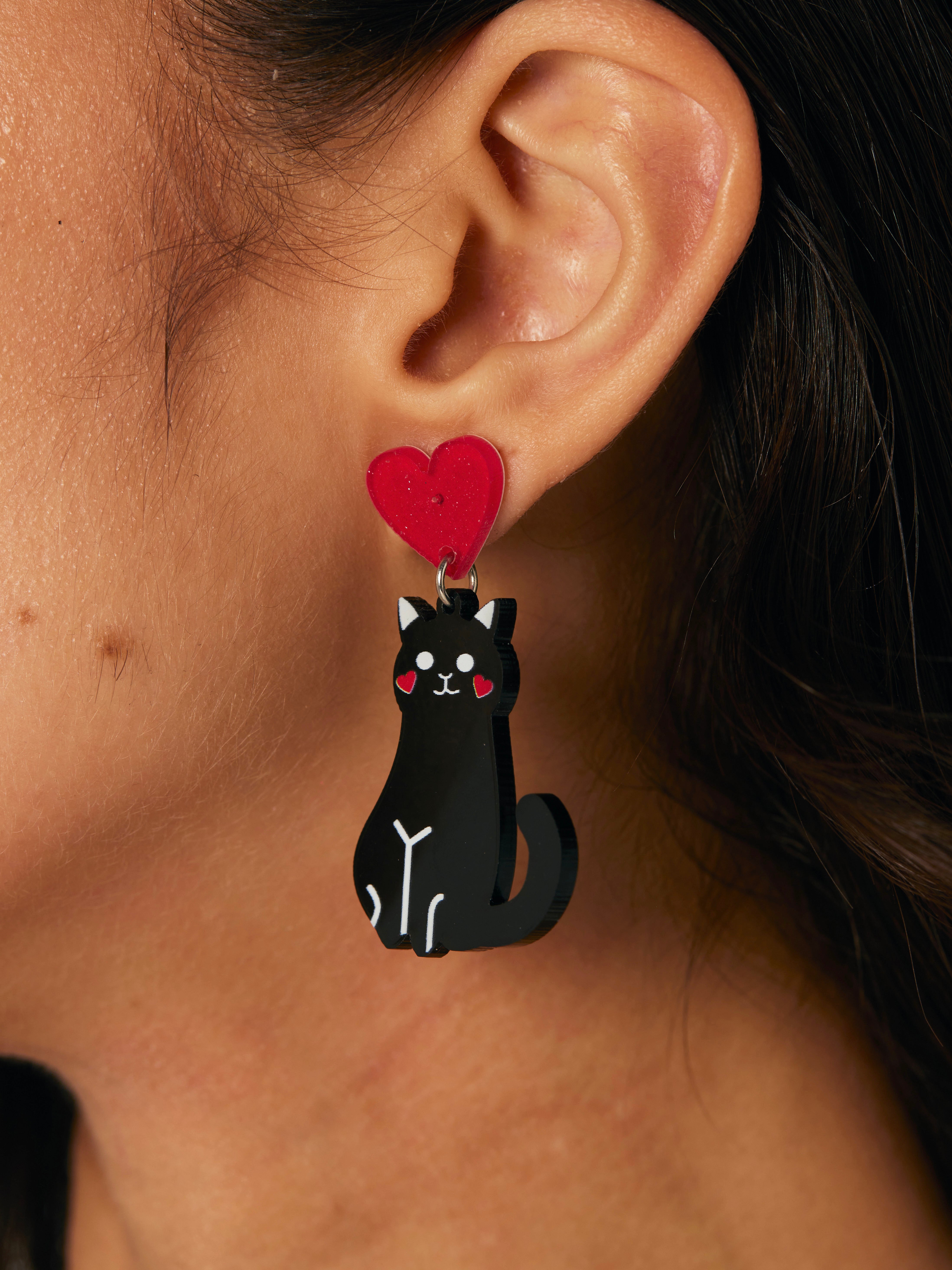 Black Cat Heart Earrings - Kuri Jewelry