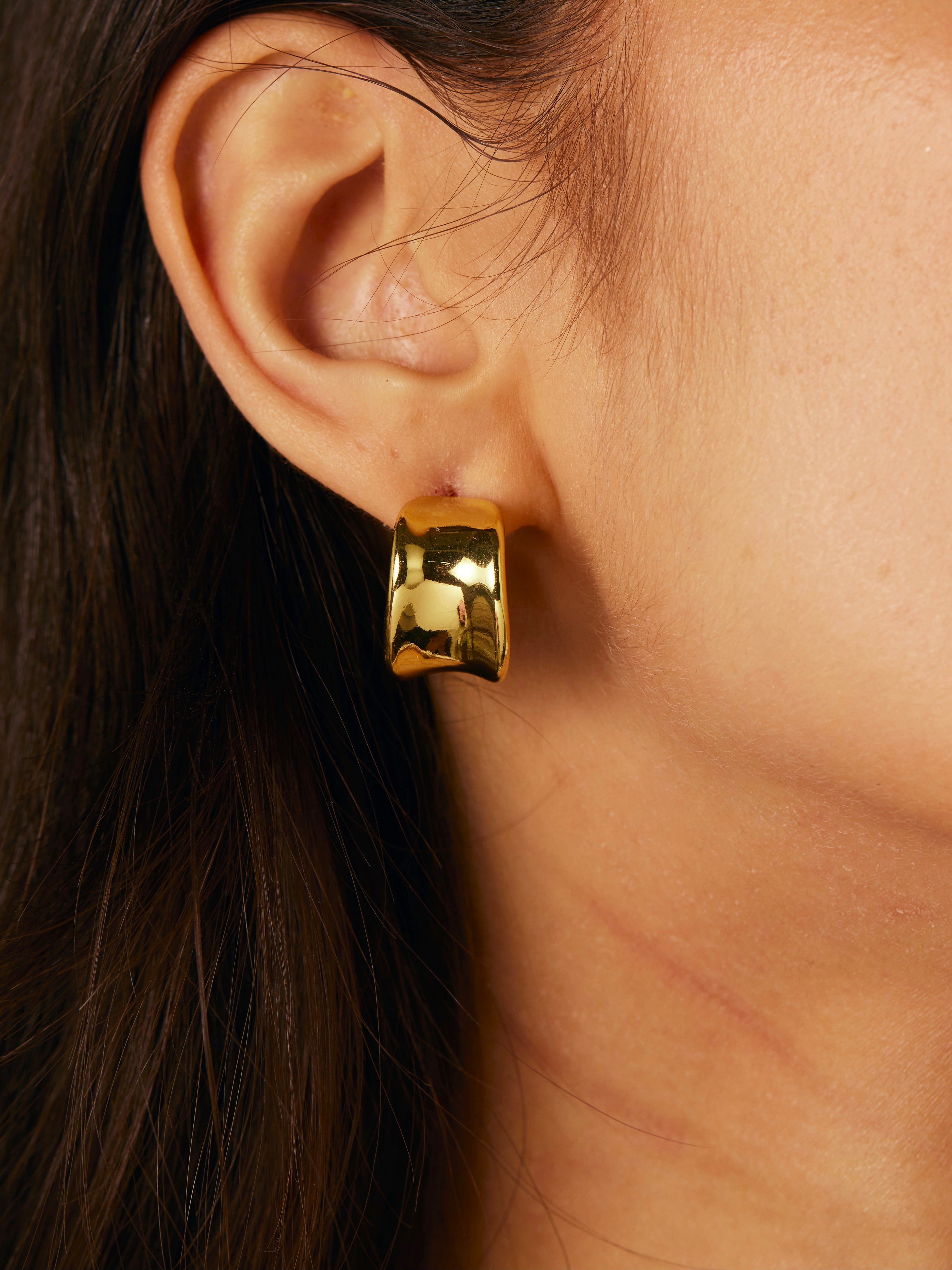 Chunky Golden Hoop Earrings - Kuri Jewelry