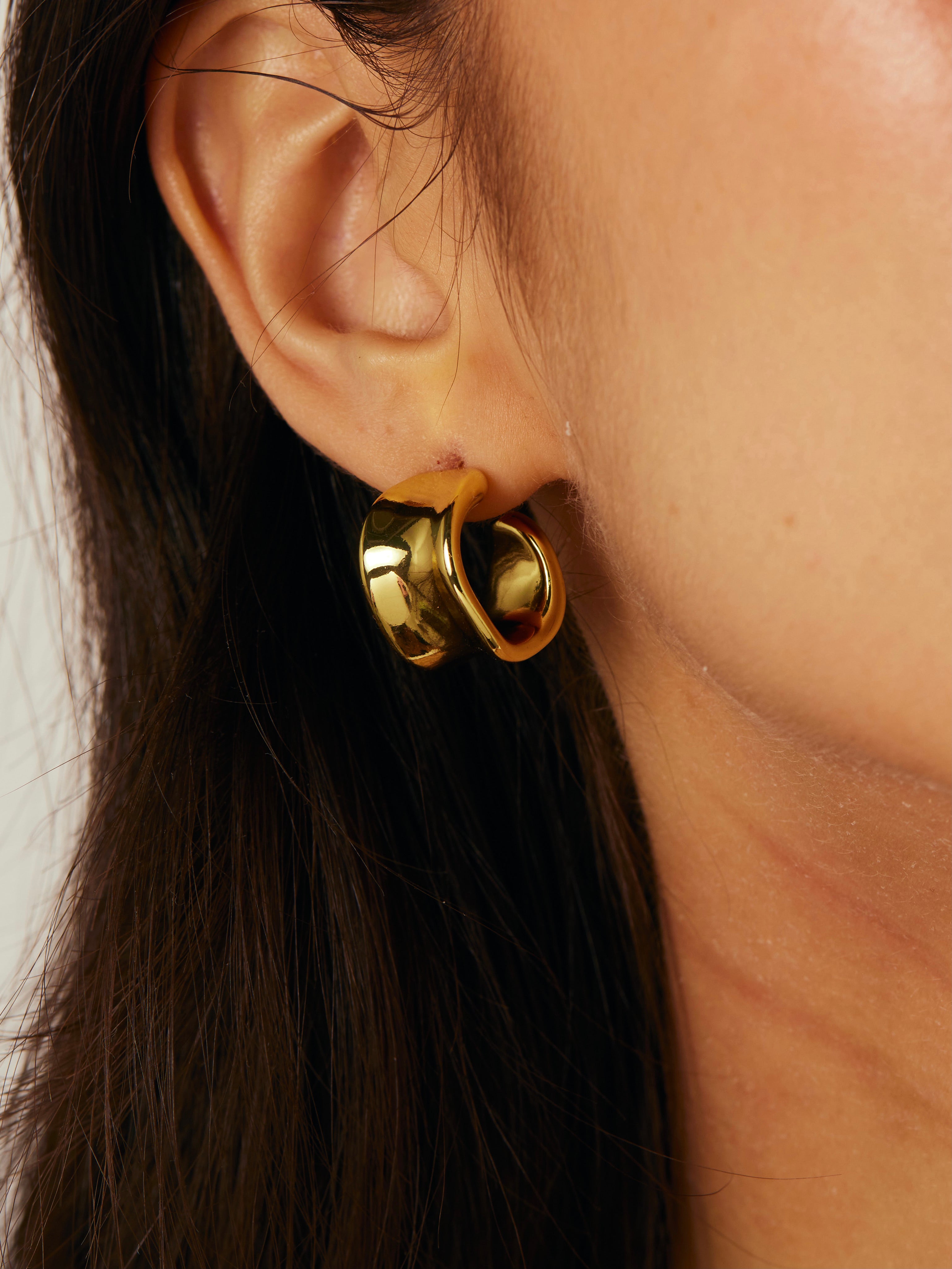 Chunky Golden Hoop Earrings - Kuri Jewelry