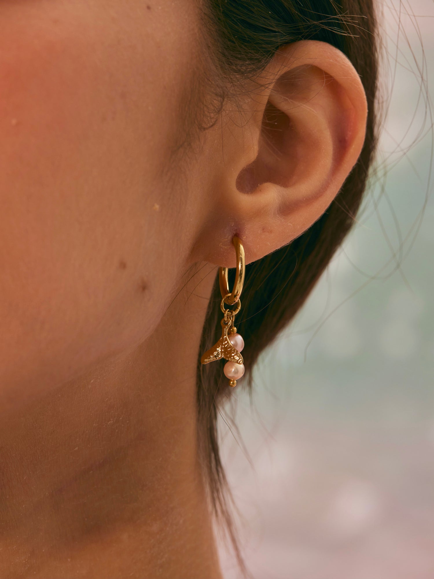 Mermaid Pearl Hoop Earrings - Kuri Jewelry