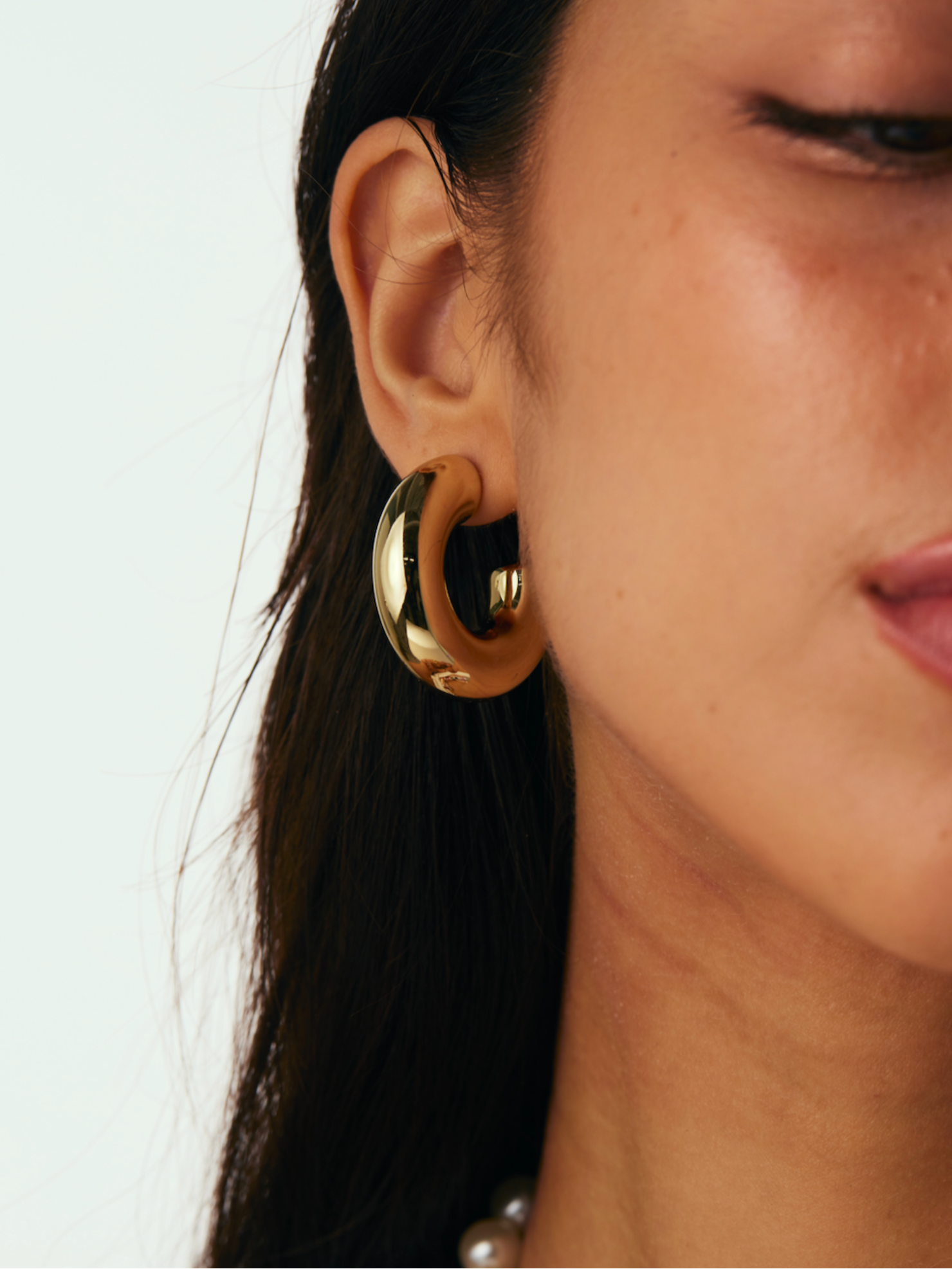 Chunky Golden Hoop Earrings - Kuri Jewelry
