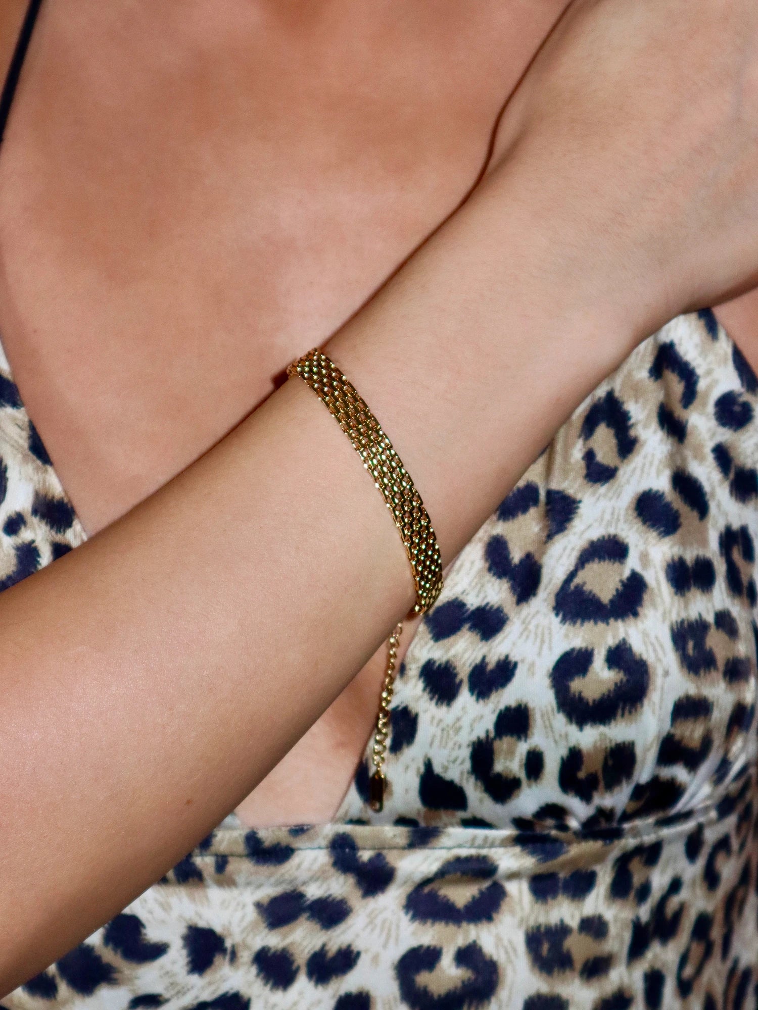 Eartha Golden Bracelet | Elegant Minimalist Jewelry – Kuri