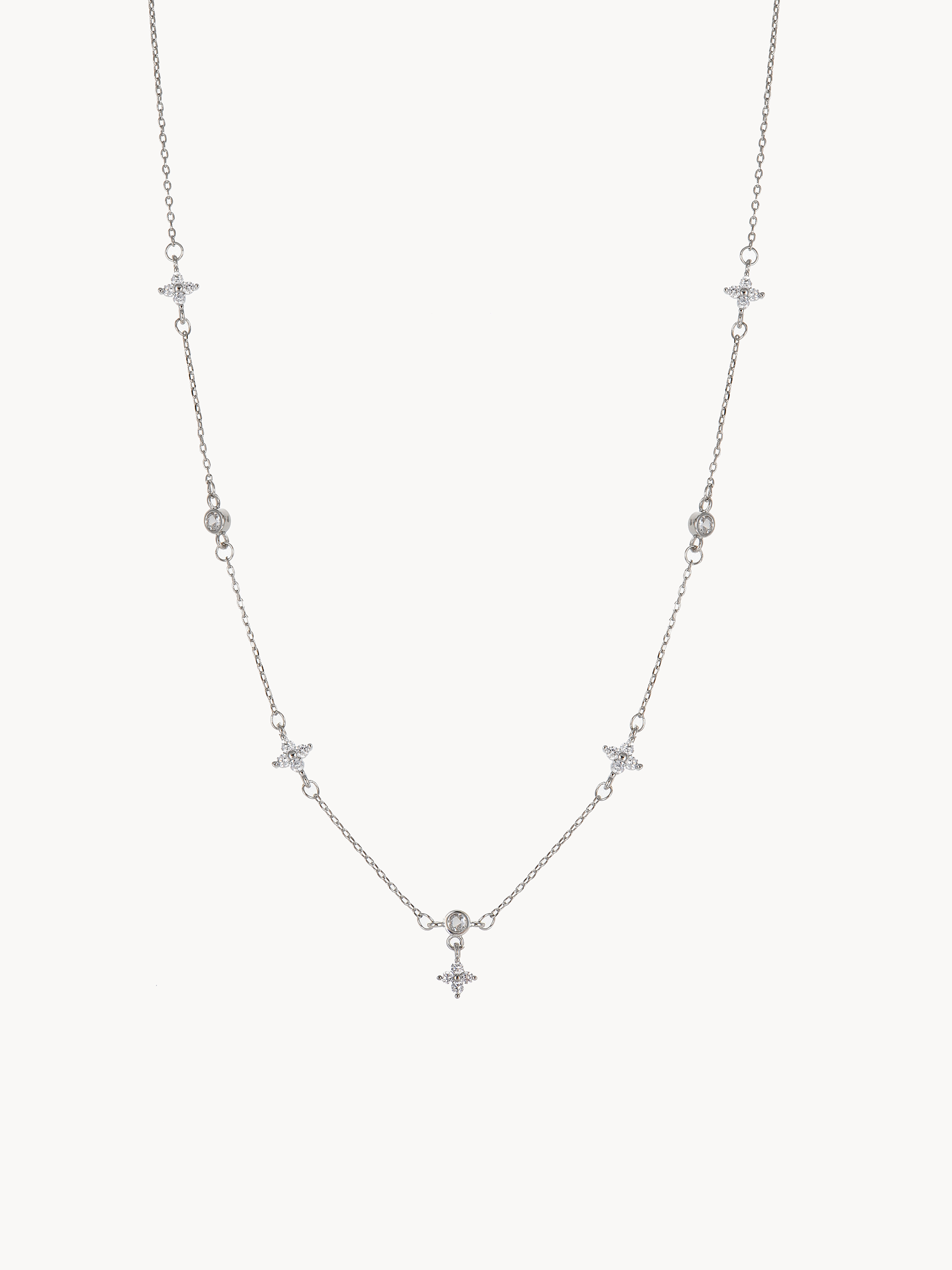 Lucky Clover Necklace in Gold - Kuri Jewelry