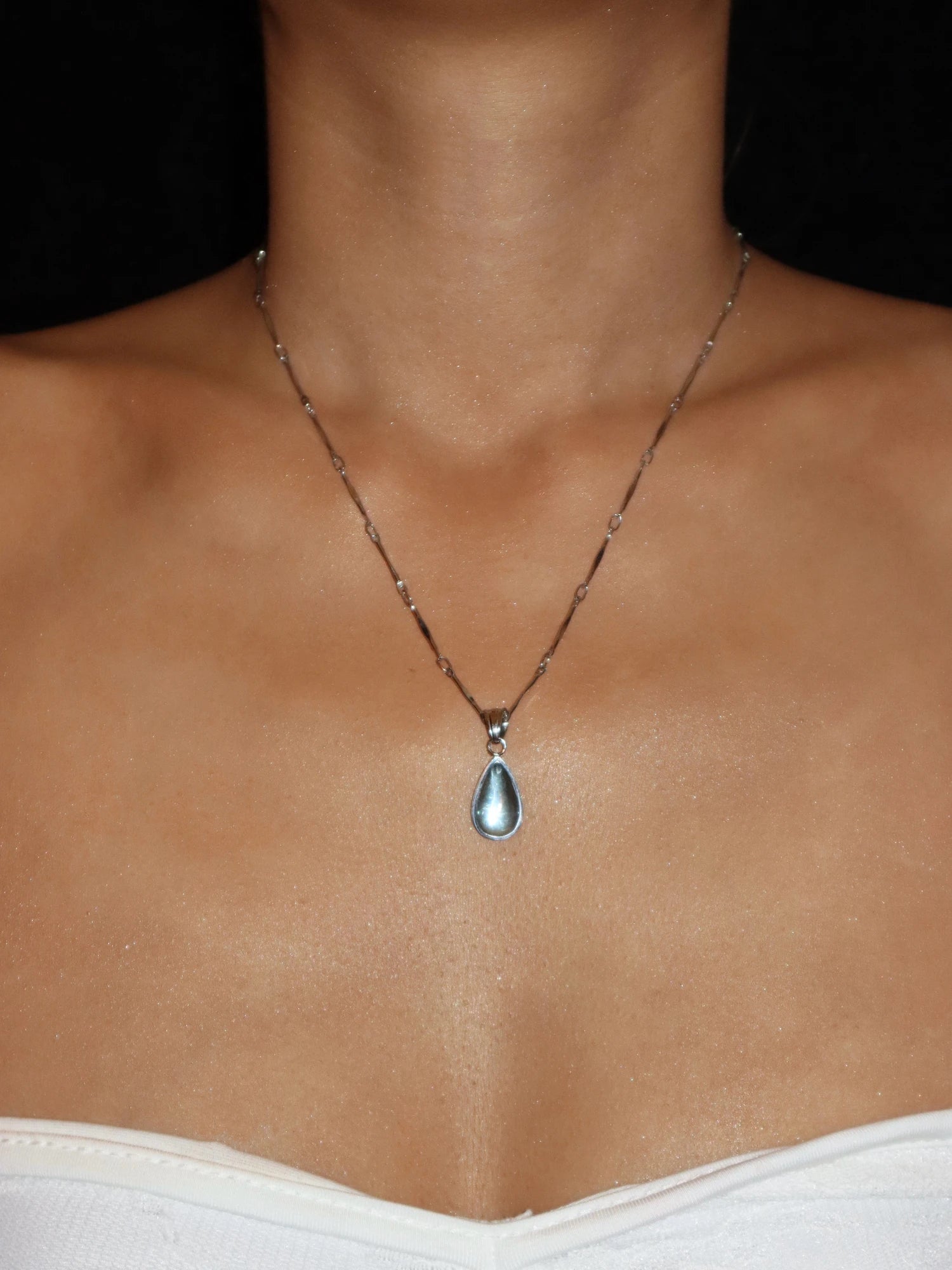 Dora Blue Waterdrop Necklace - Kuri Jewelry