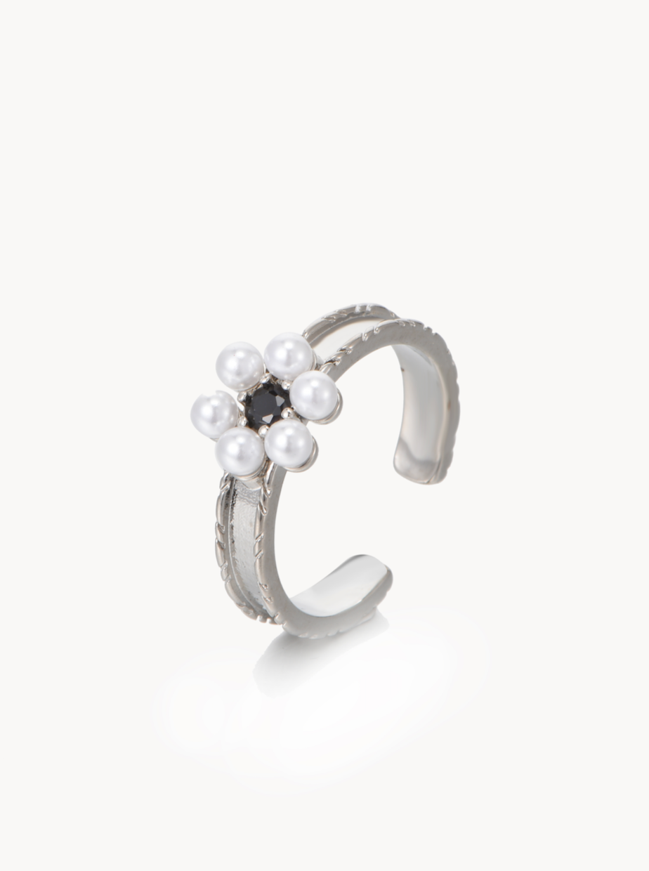 Goth Pearl Flower Ring - Kuri Jewelry