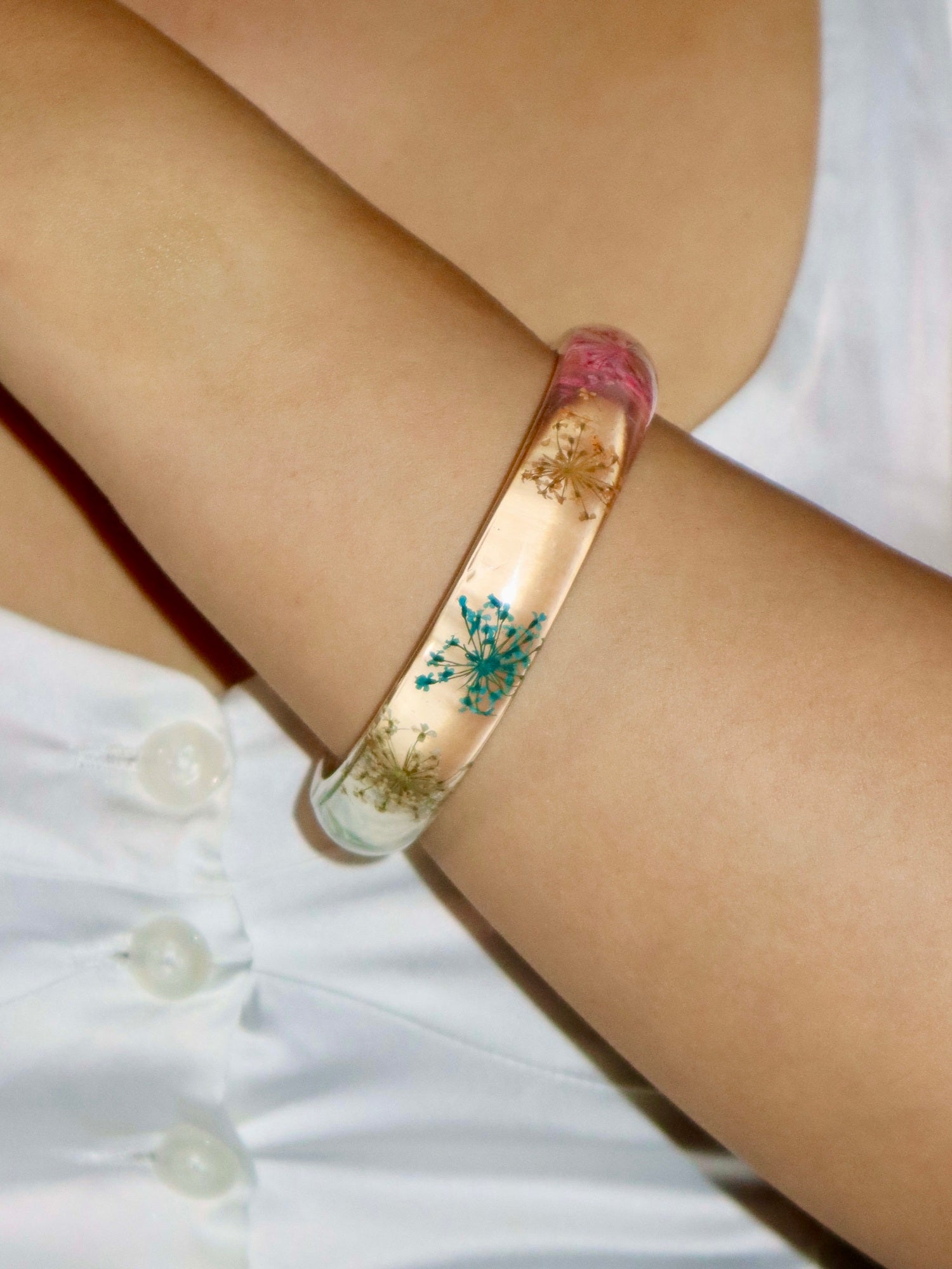 Lilian Flower Bracelet B | Elegant Minimalist Jewelry – Kuri