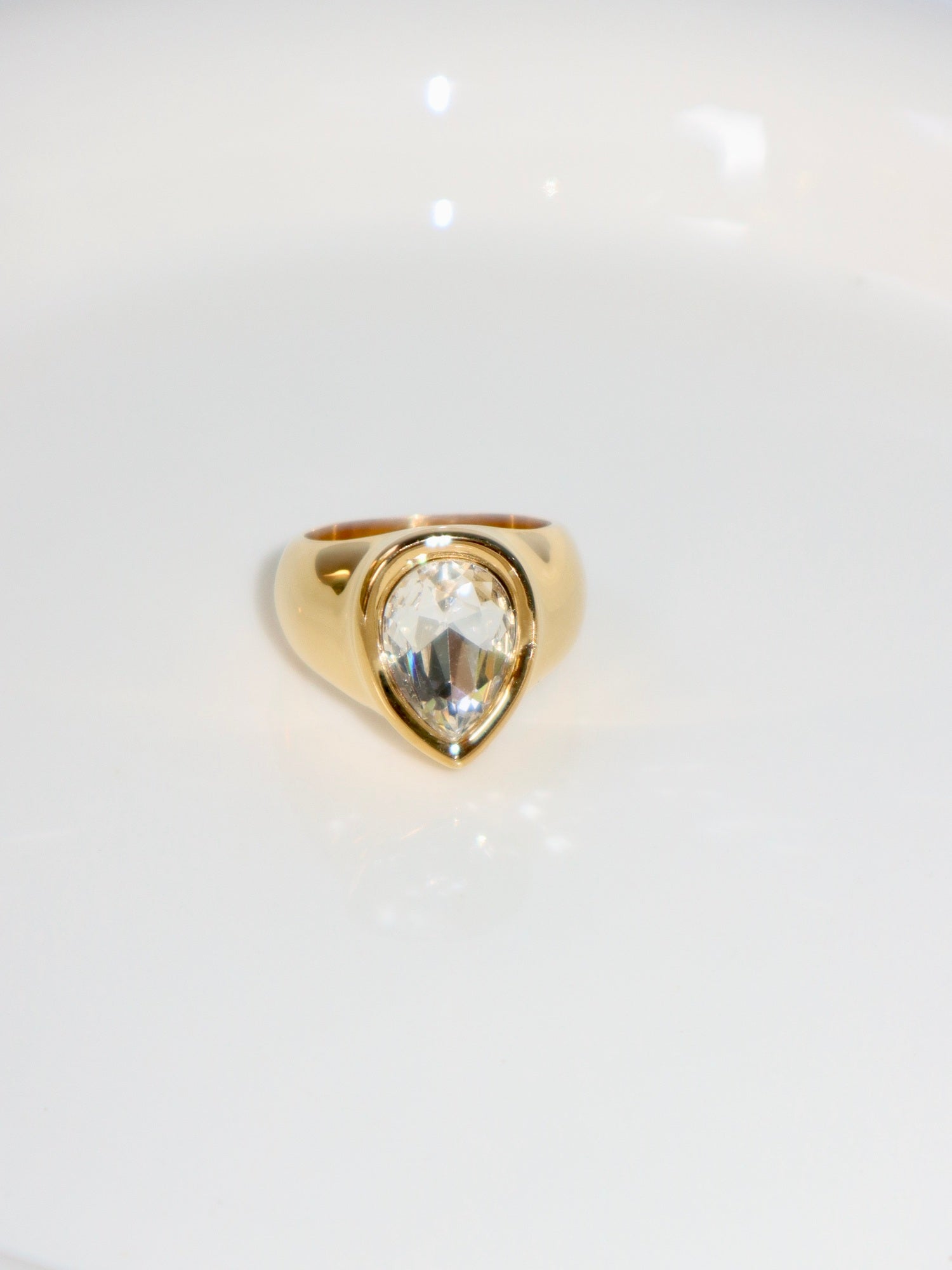 Waterdrop Ring | Elegant Minimalist Jewelry – Kuri