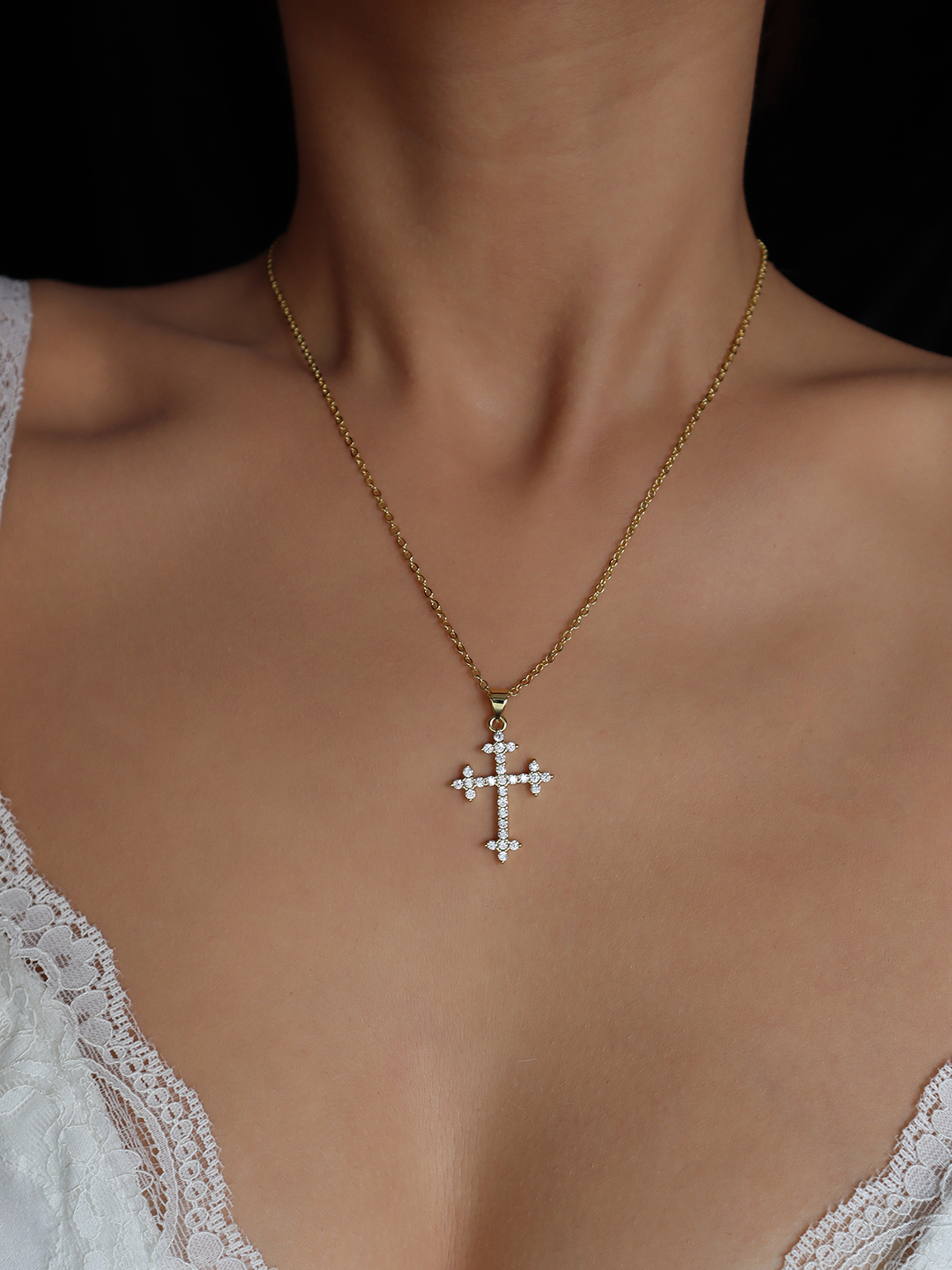 Julia Golden Cross Necklace - Kuri Jewelry