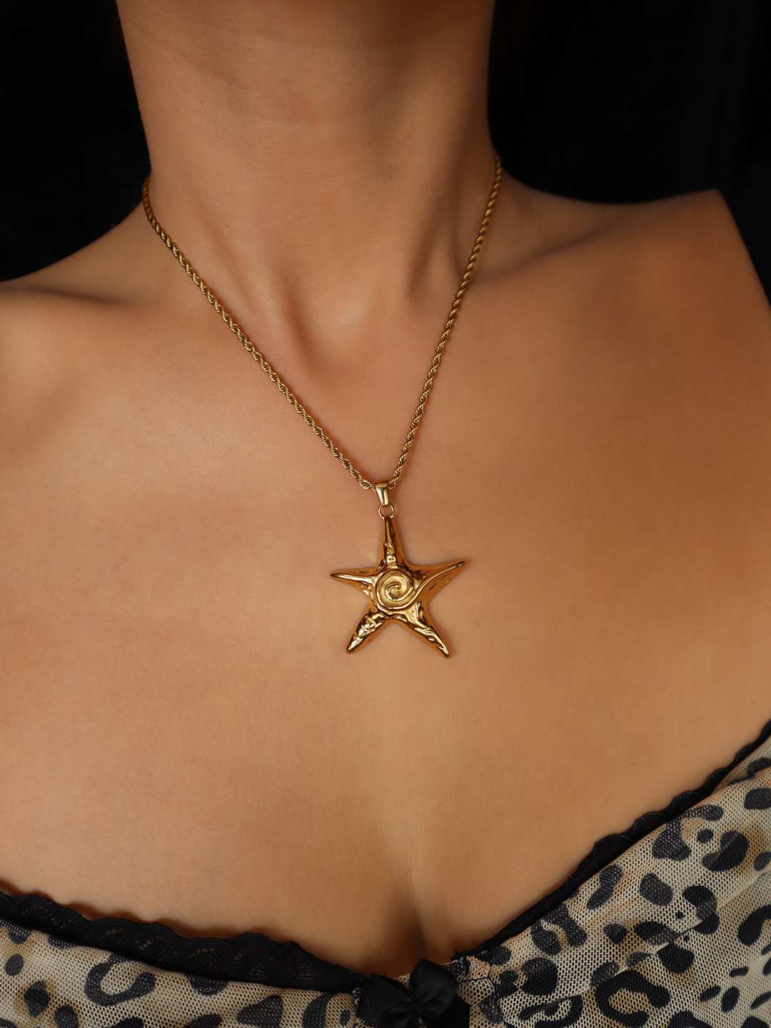 Susie Gold Starfish Necklace - Kuri Jewelry