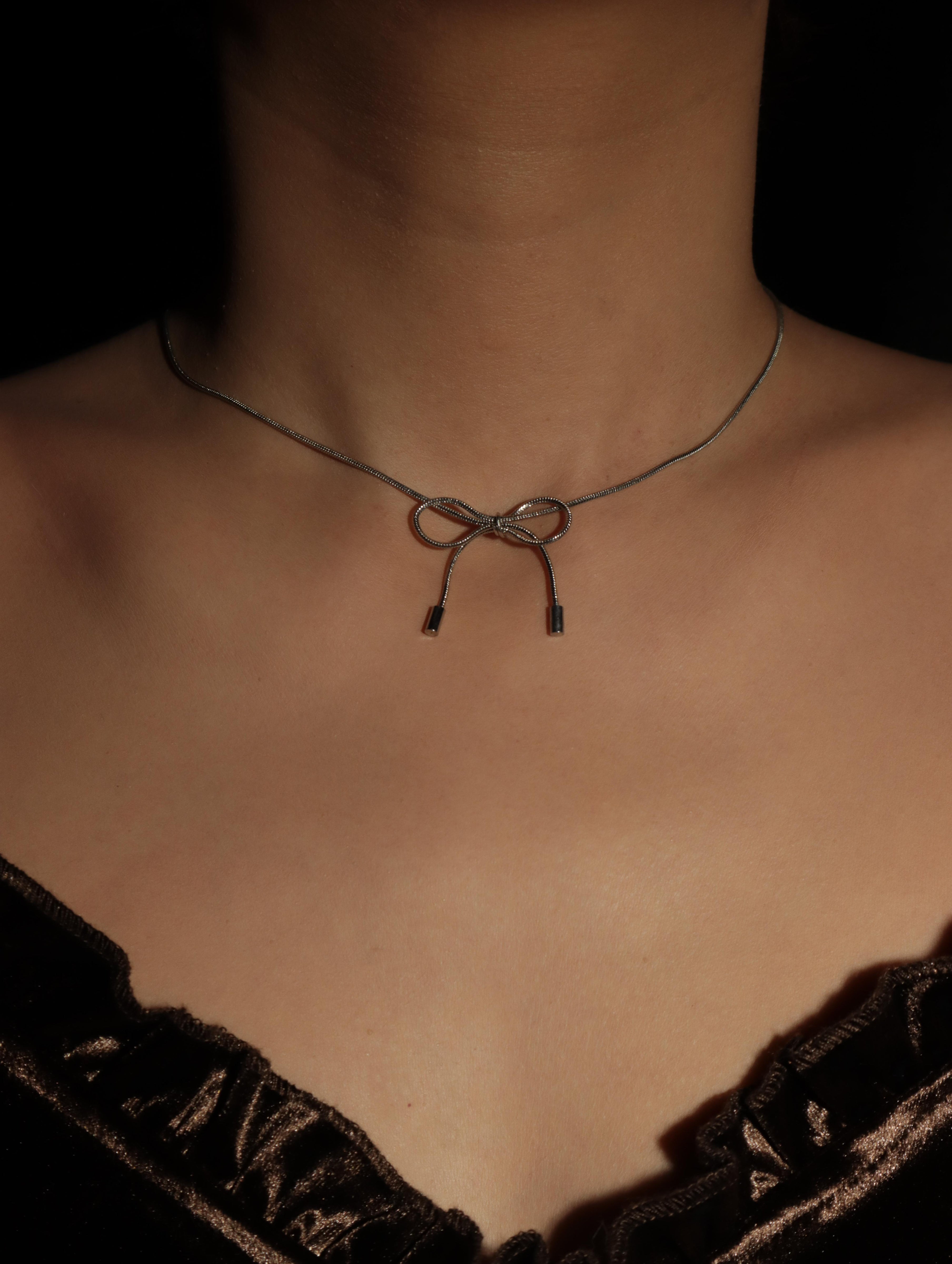 Di Silver Ribbon Choker Necklace