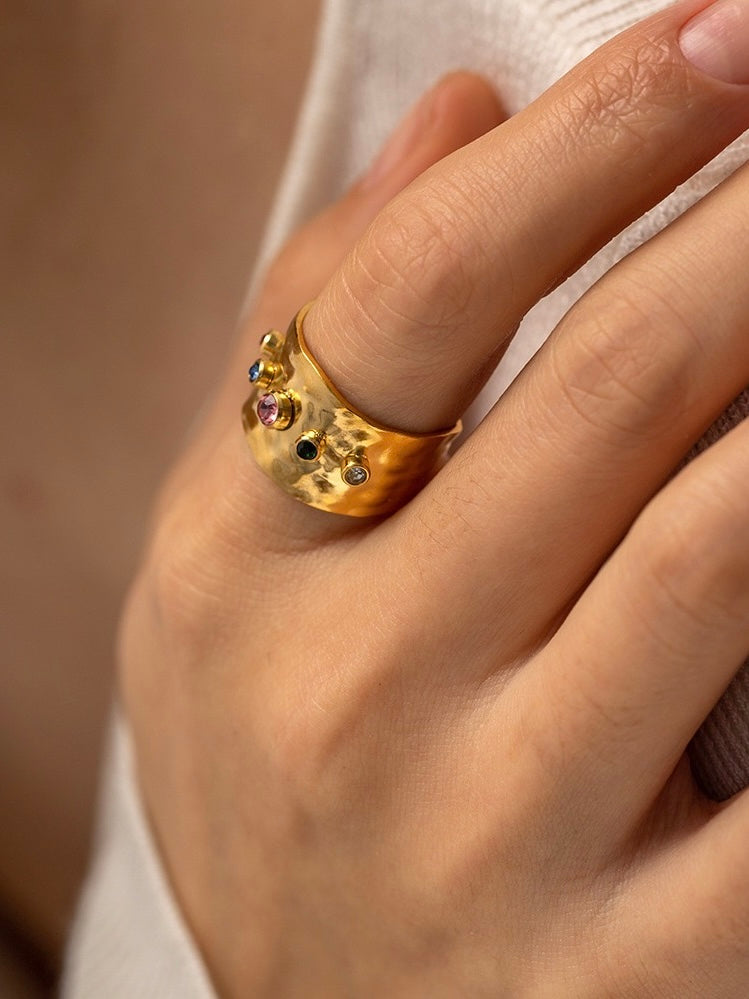 Amelia Goldener Ring