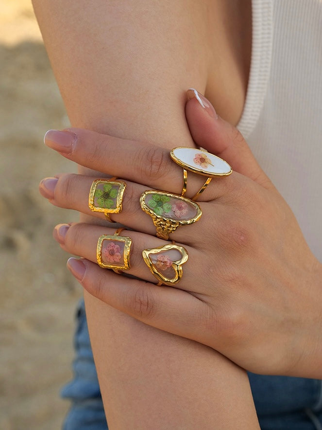 Amelia Goldener Ring