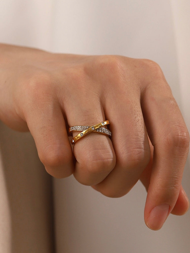 Glittering Golden Crossover Ring - Kuri Jewelry