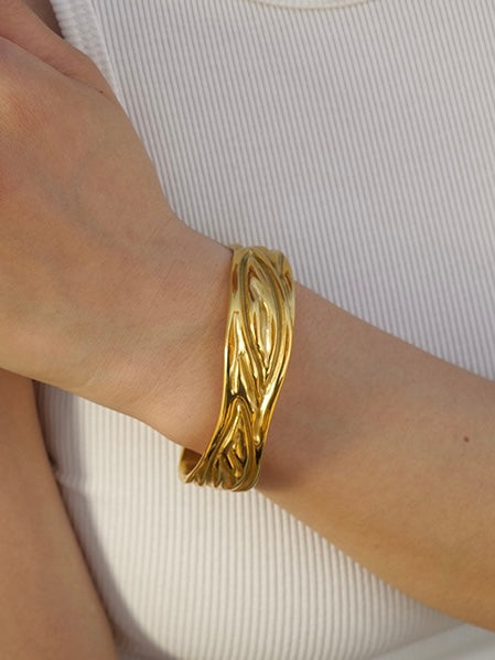 Yetta Golden Textured Bracelet