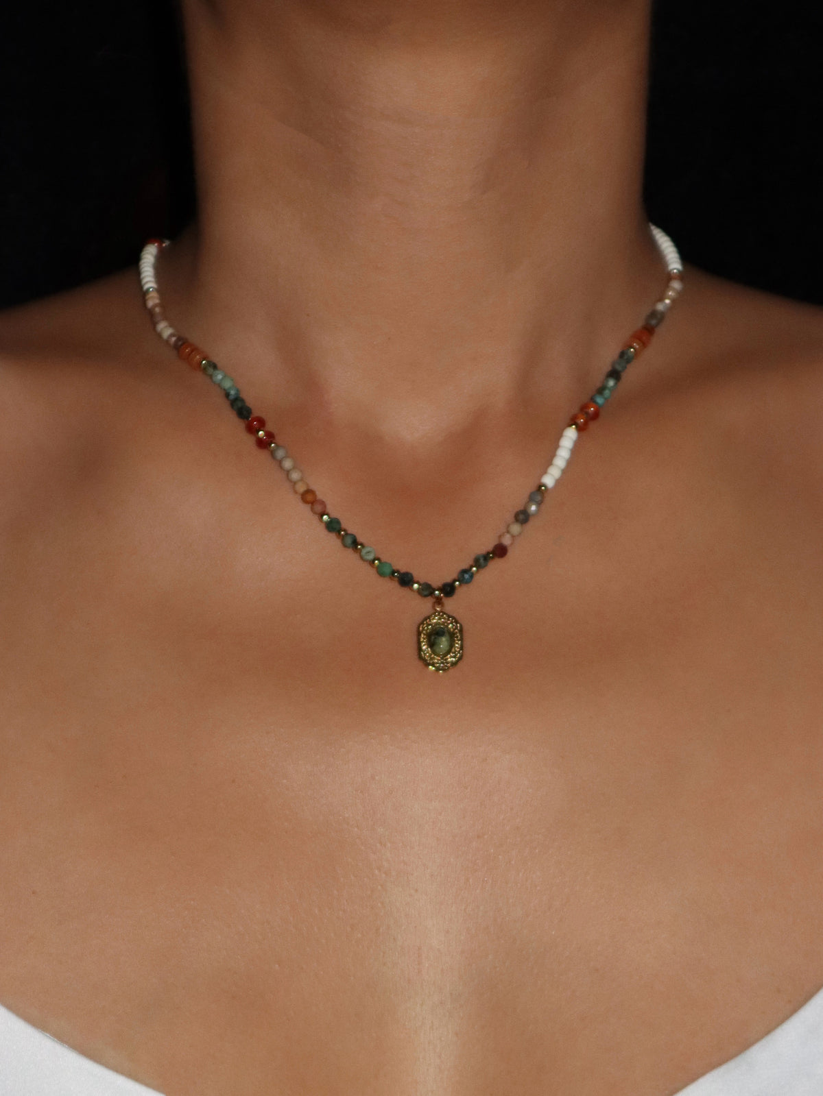 Donna Natural Stone Beaded Necklace