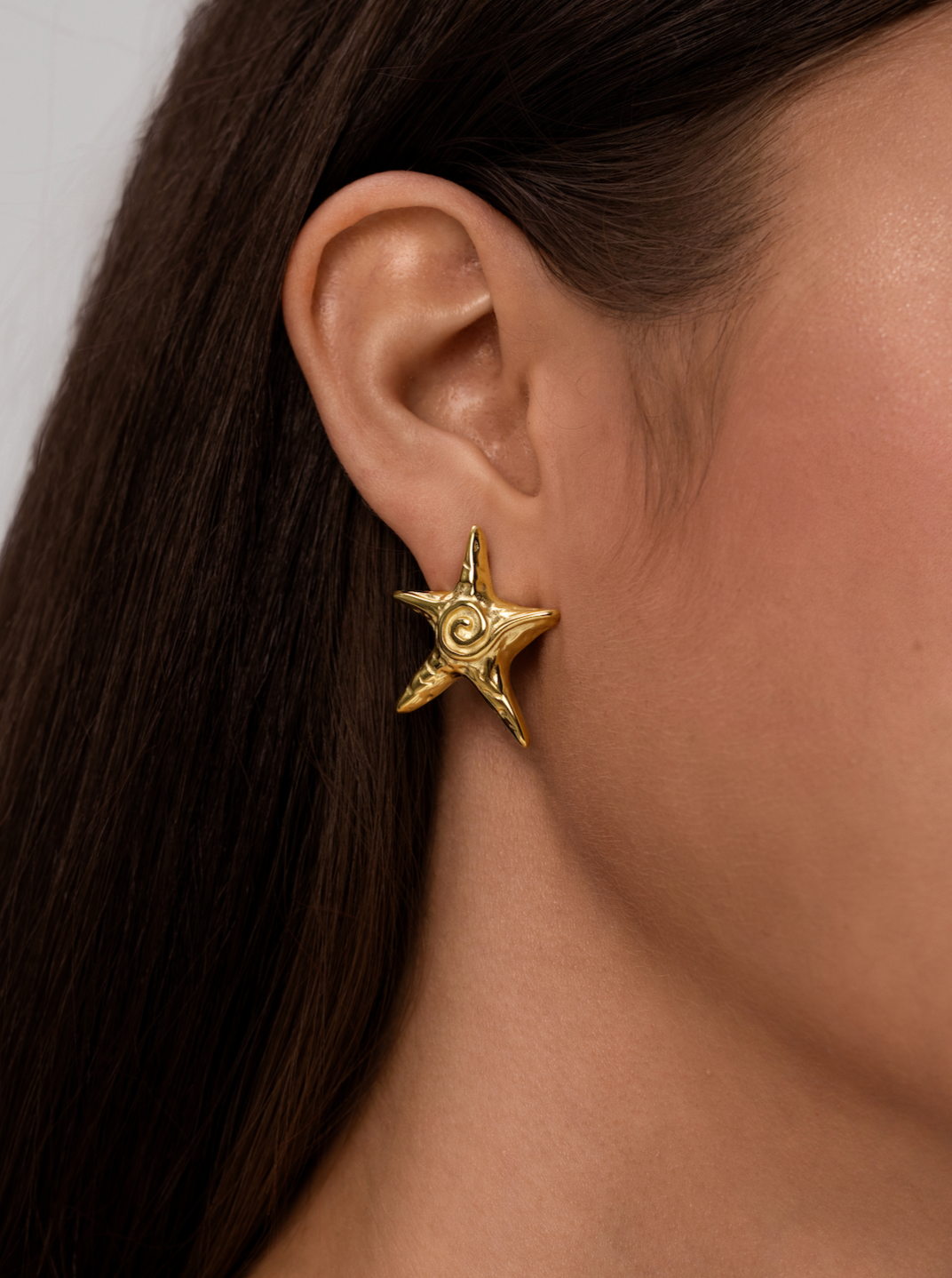 Susie Gold Starfish Earrings - Kuri Jewelry