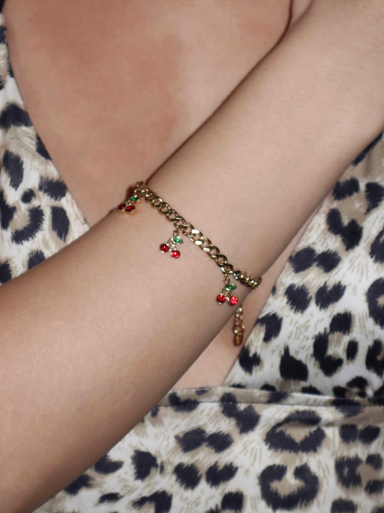 Cherry Chain Bracelet | Elegant Minimalist Jewelry – Kuri
