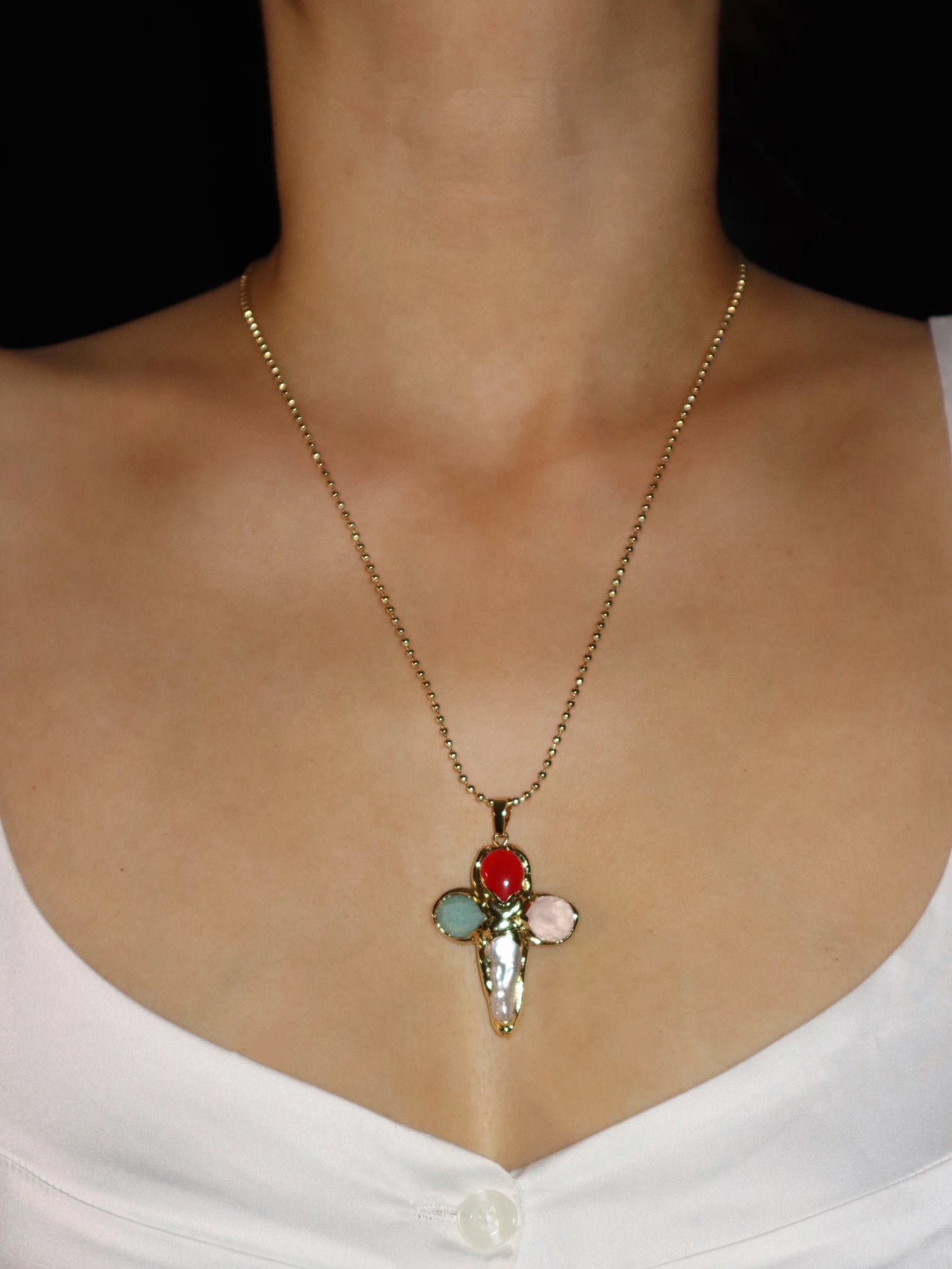 Dolores Colored Cross Necklace | Elegant Minimalist Jewelry – Kuri