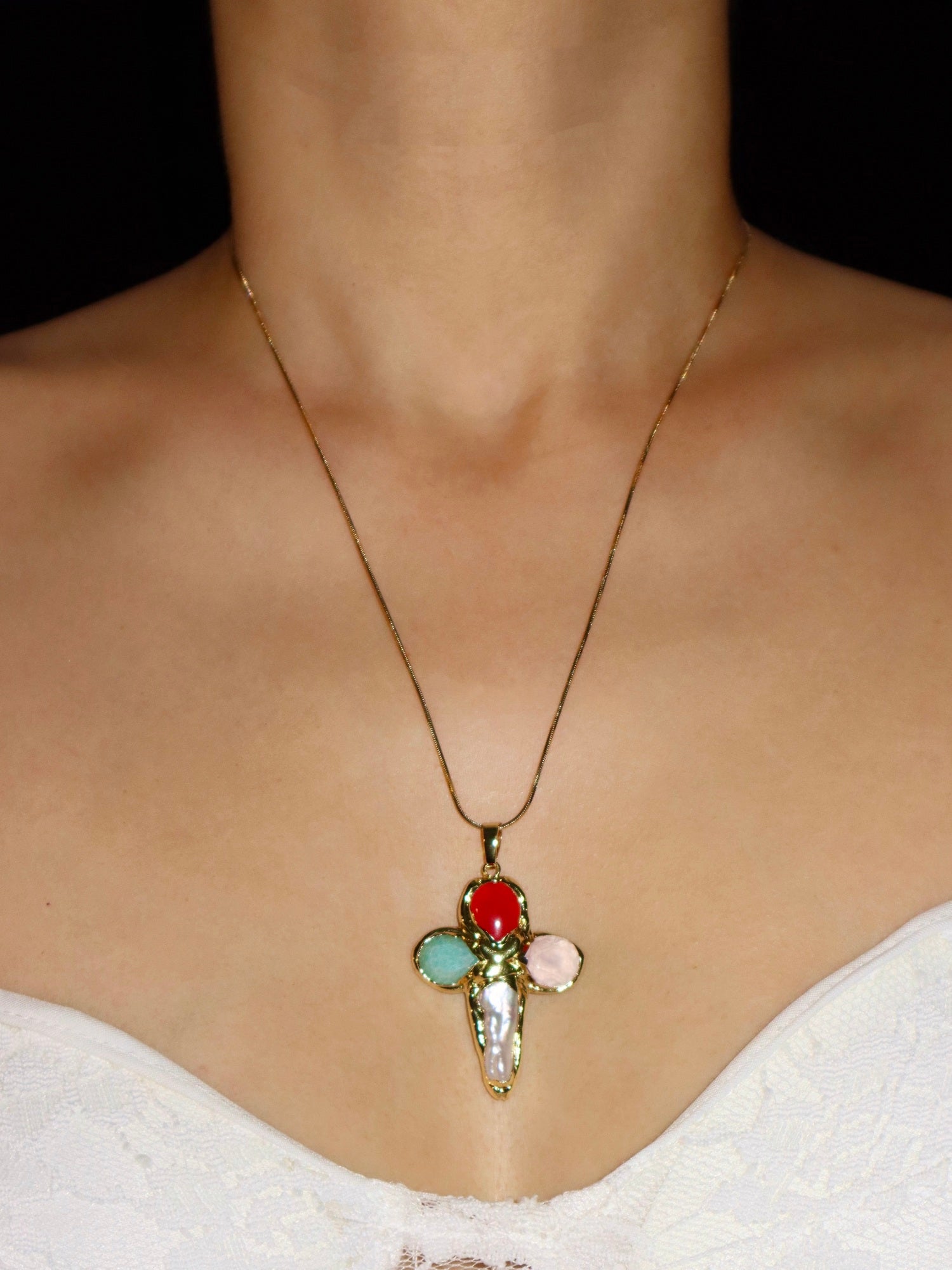 Dolores Colored Cross Necklace | Elegant Minimalist Jewelry – Kuri