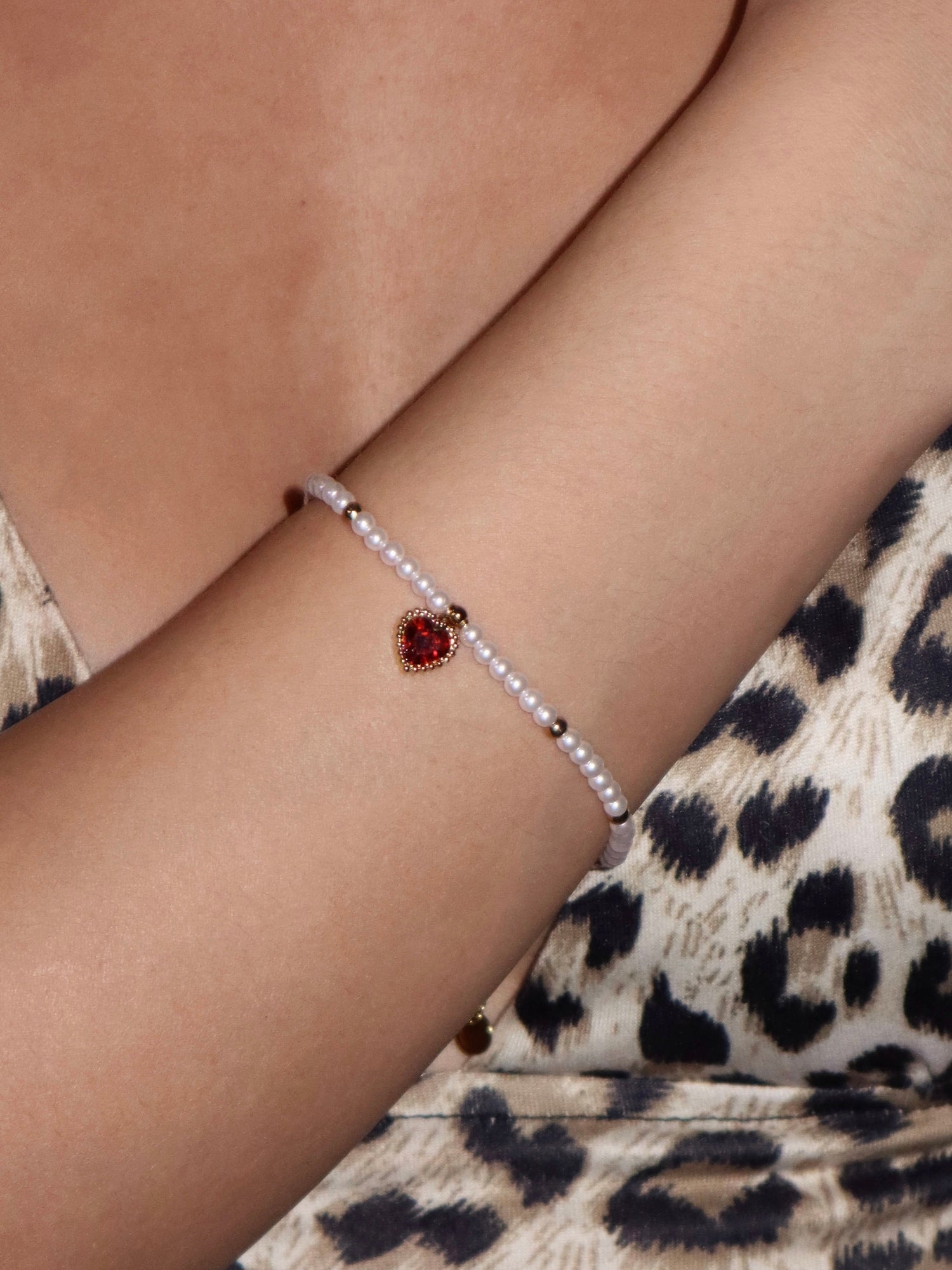 Lara Red Heart Pearl Bracelet | Elegant Minimalist Jewelry – Kuri