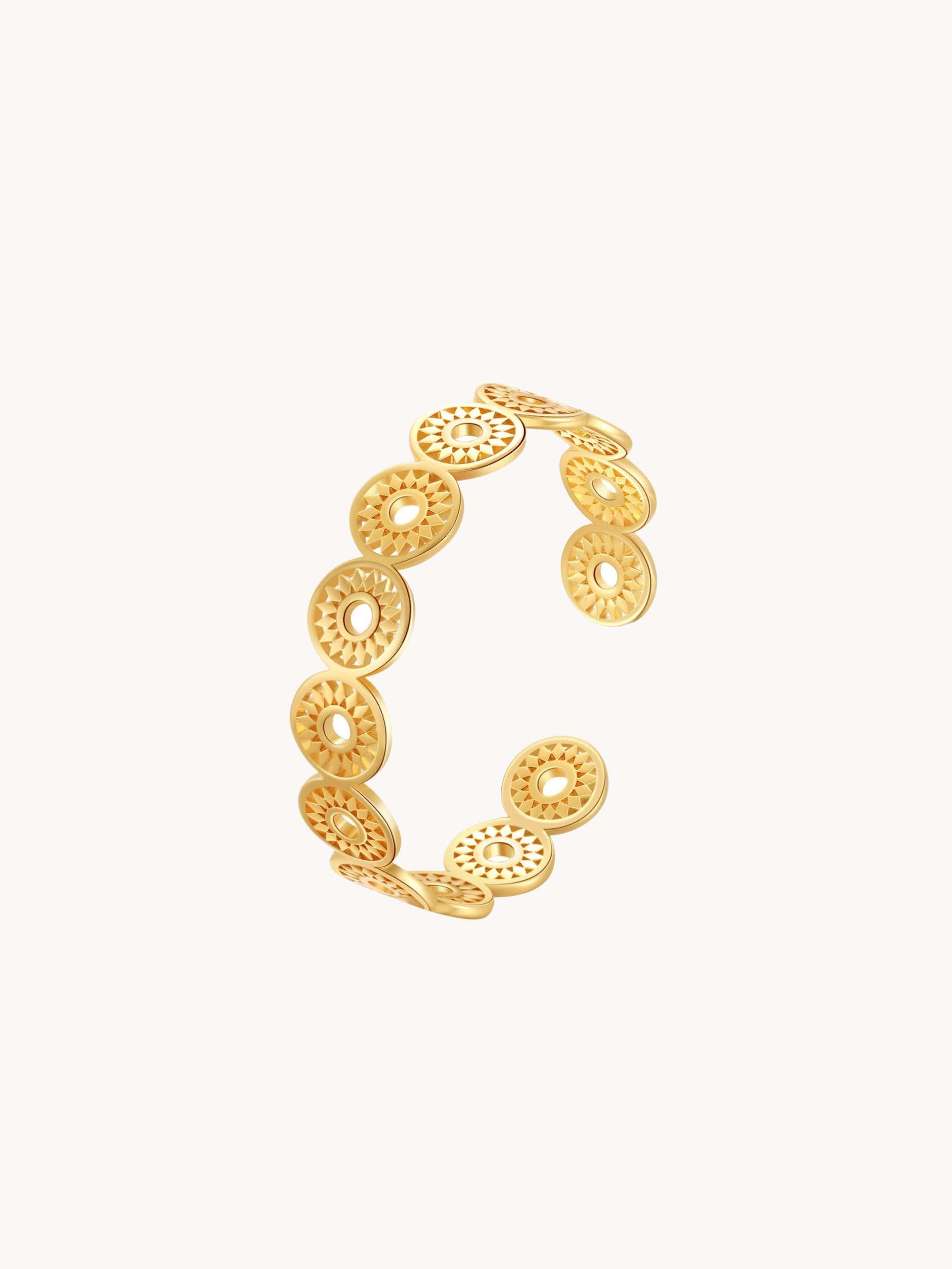 Delia Golden Bracelet - Kuri Jewelry