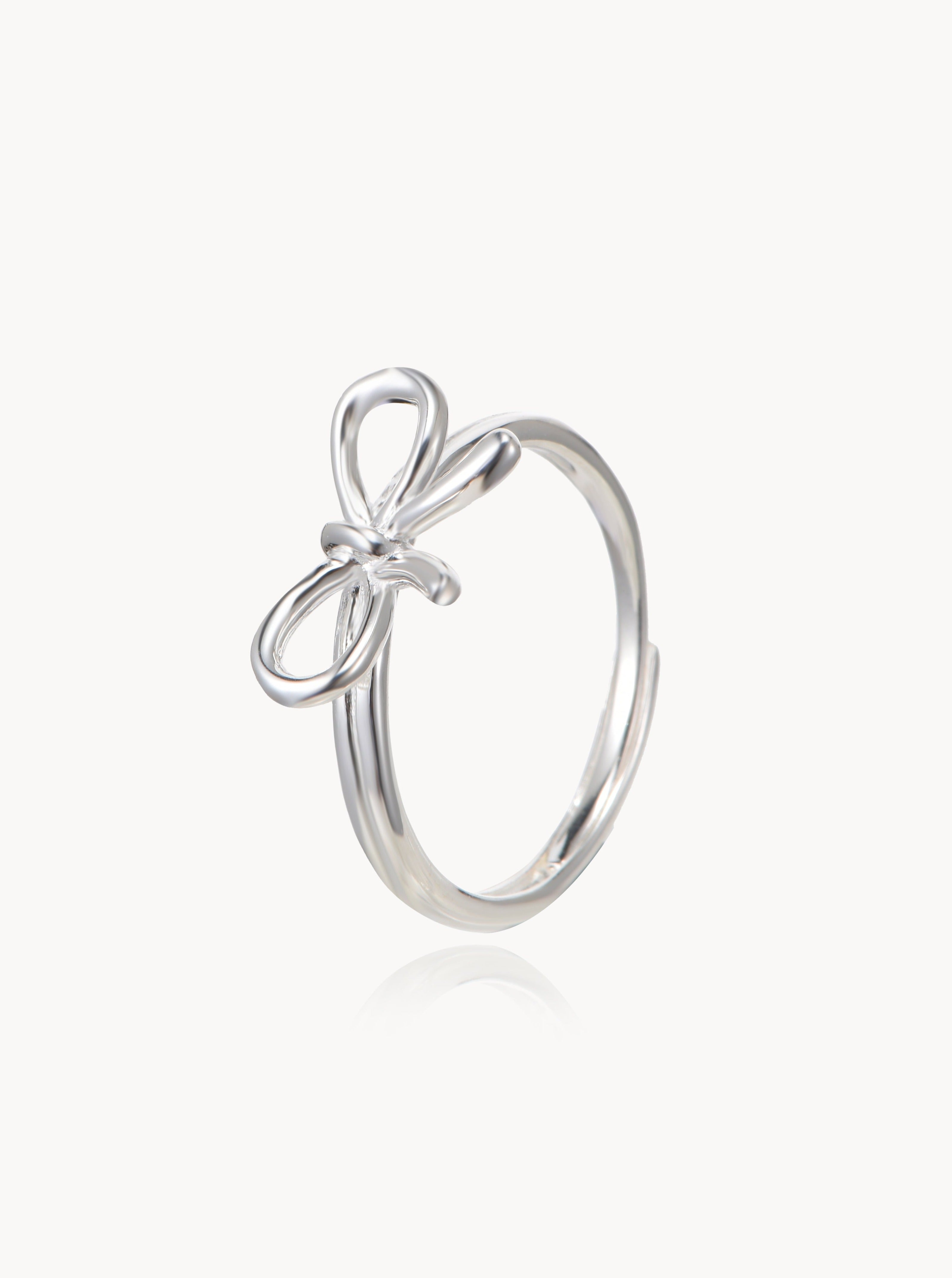 Charlotte Ribbon Ring in Silver