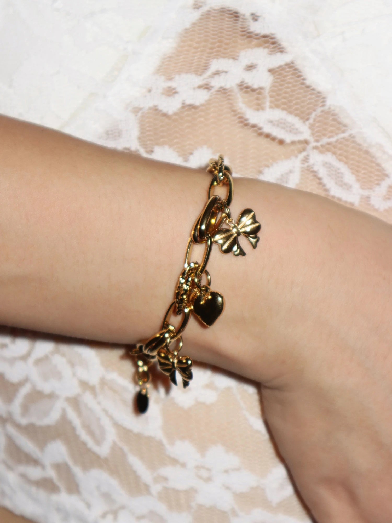 Ribbon & Heart Chain Bracelet | Elegant Minimalist Jewelry – Kuri