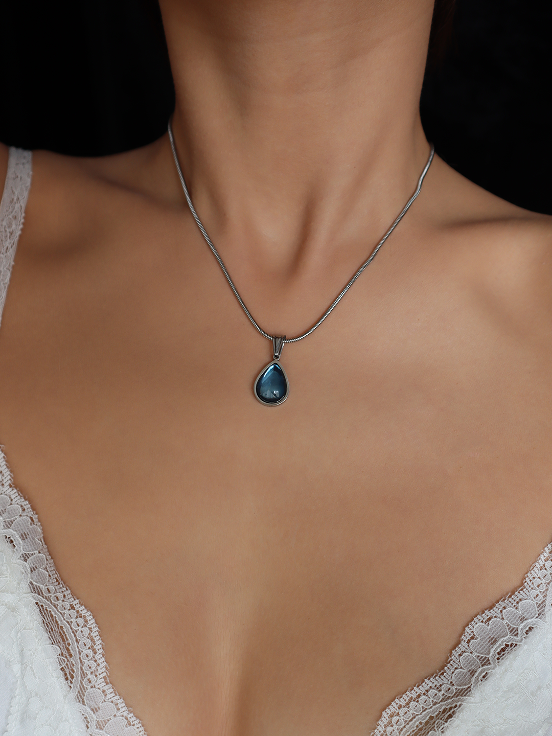 Dolly Waterdrop Necklace