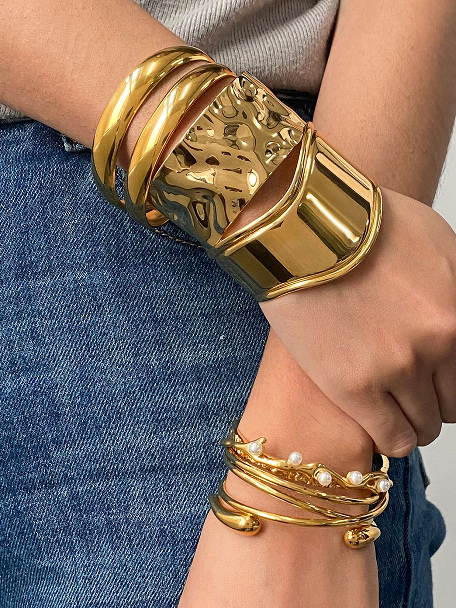 Bblythe Golden Bracelet